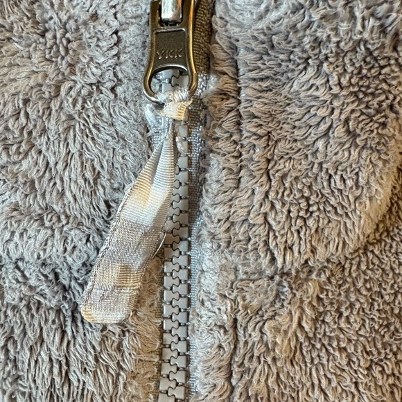 The North Face Women's Gray Teddy Jacket - Picture 13 of 14